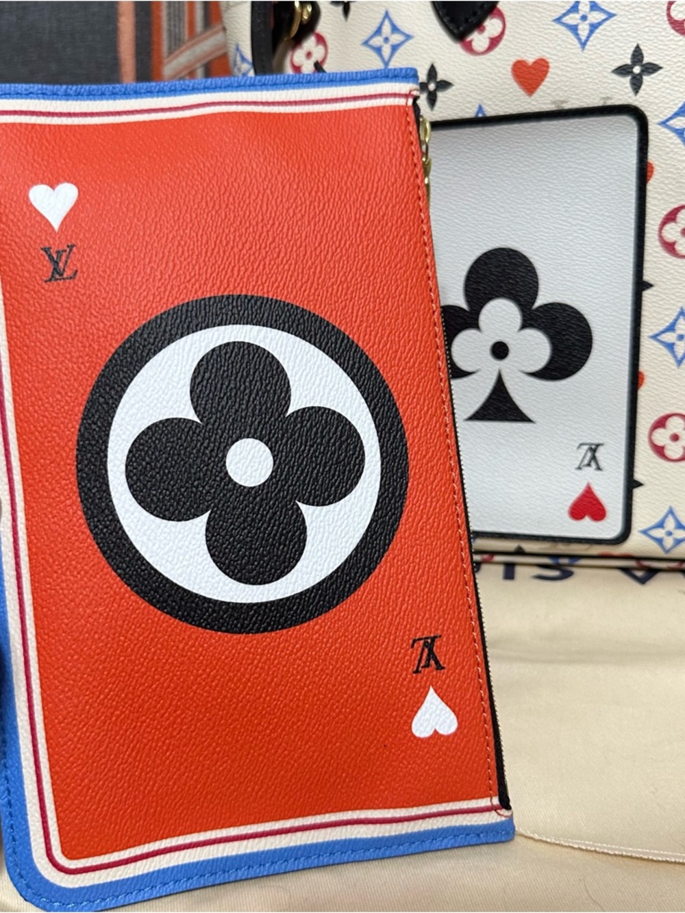 LOUIS VUITTON❤️🌟GAME ON NEVERFULL MM MULTICOLOR HEART & PLAYING CARD W/ POUCH⭐️ - Picture 4 of 16
